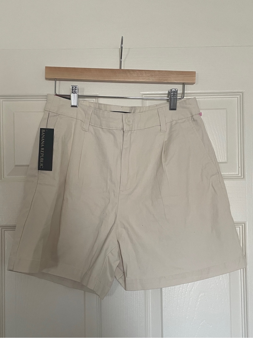 🤍 Banana Republic Cream Pleat Front Shorts 🤍